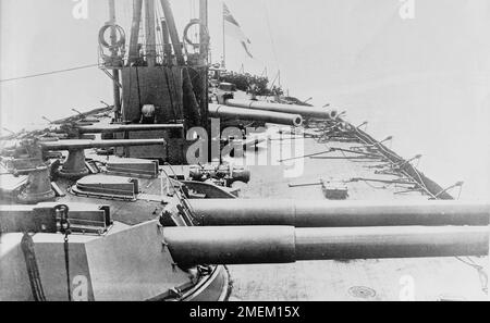 Vintage photo circa 1910 of British battleship HMS Dreadnought with her 12 inch guns on the quarterdeck. Stock Photo