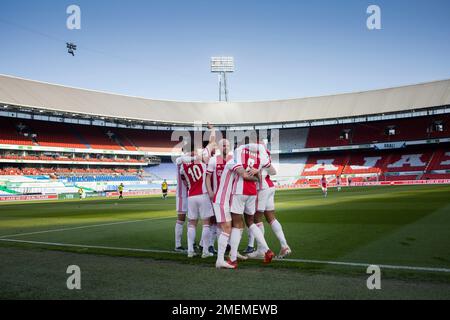 Soccerdonna on X: .@AjaxVrouwen win their 5️⃣th KNVB Beker Cup by beating  @PSV_Vrouwen with 2:1. ⚪️🔴 Ajax's men's team lost to PSV men's in  yesterday's cup final, so it's a successful revenge.