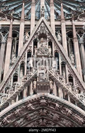 France, Alsace, Strasbourg, Cathedral of Notre Dame (Notre Dame de Strasbourg), ornate Gothic facade Stock Photo