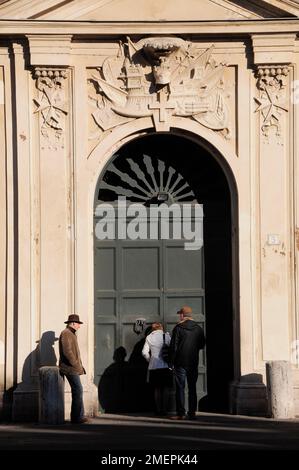 Italy, Lazio, Rome, Aventine Hill, Piazza dei Cavalieri di Malta, looking through the keyhole Stock Photo