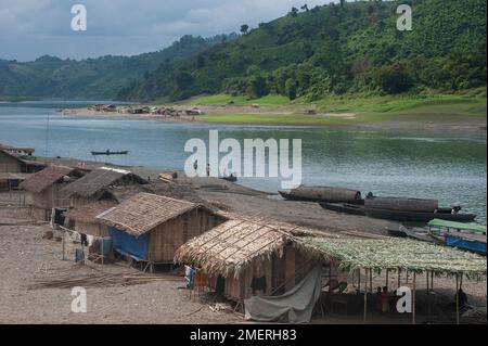 Myanmar, Western Myanmar, Mrauk U, Chin river village Stock Photo