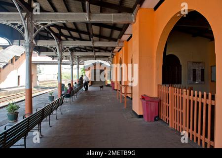 Baddegama, Mt Lavinia Train Station, Southern Province, Sri Lanka Stock Photo