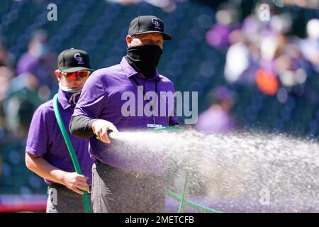 Rockies groundskeeper Mark Razum beat cancer, cherishes his 28th home  opener at Coors Field – Greeley Tribune