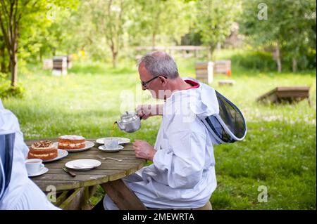 034 Beekeeping social e Stock Photo