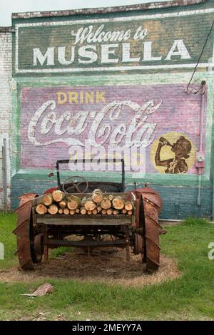 Mural on the facade of the old fashioned General Store in Musella, GA, USA Stock Photo