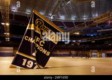 https://l450v.alamy.com/450v/2mf169d/file-championship-banners-are-removed-from-the-ceiling-of-the-edward-jones-dome-in-st-louis-former-home-of-the-st-louis-rams-football-team-in-this-thursday-jan-14-2016-file-photo-a-missouri-judge-intends-to-push-back-until-early-2022-the-trial-for-st-louis-lawsuit-over-the-departure-of-the-nfls-rams-to-los-angeles-judge-christopher-mcgraugh-on-wednesday-march-10-2021-cited-missouri-supreme-court-guidelines-for-reopening-courts-during-the-coronavirus-pandemic-along-with-concerns-about-finding-enough-jurors-willing-to-sit-for-a-trial-that-could-last-up-to-two-months-the-st-l-2mf169d.jpg