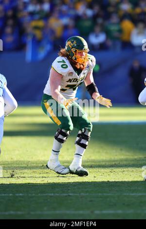 North Dakota State Bisons tackle Cody Mauch (70) sets up to block during the fourth quarter of the 2023 NCAA Division I FCS National Championship Game Stock Photo