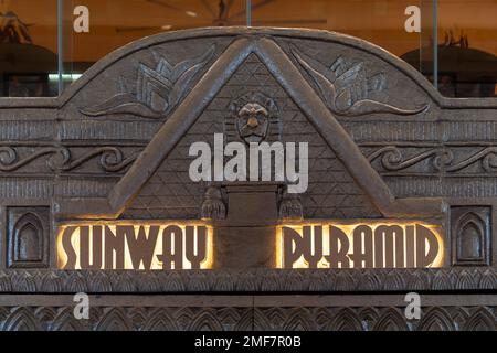 Selangor, Malaysia - Dec 4,2022 : Close-up view of the Sunway Pyramid signage on the entrance of the Sunway Pyramid shopping mall. Stock Photo