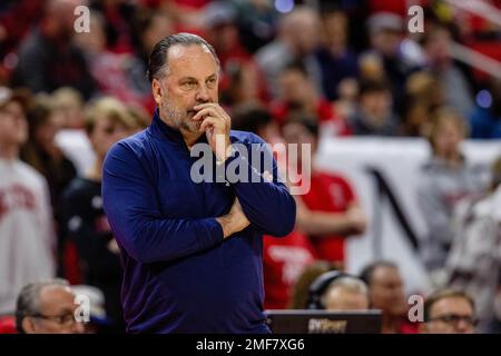 Raleigh, NC, USA. 24th Jan, 2023. Notre Dame Fighting Irish head coach Mike Brey watches his defense against the North Carolina State Wolfpack during the first half of the ACC Basketball matchup at PNC Arena in Raleigh, NC. (Scott Kinser/Cal Sport Media). Credit: csm/Alamy Live News Stock Photo