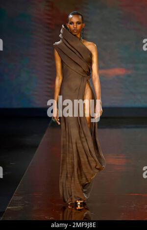 Paris, France. 24th Jan, 2023. A model presents a creation by Stephane Rolland as part of the Spring/Summer 2023 Haute Couture collections at the Paris Fashion Week in Paris, France, on Jan. 24, 2023. Credit: Piero Biasion/Xinhua/Alamy Live News Stock Photo