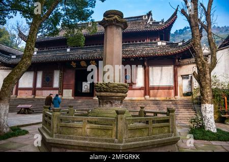 Hall of Heavenly Kings, Baoguo Temple Ningbo home to the second oldest wooden structure in the south of China Stock Photo