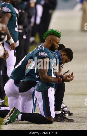 Darius Slay, Rodney McLeod among Eagles who kneel during national