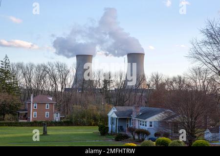 Limerick Nuclear Power Plant Cooling Towers Stock Photo - Alamy