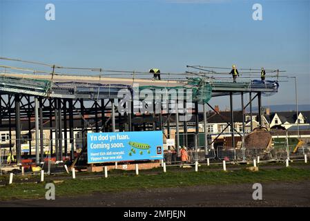 Pictures show a new ADLI discount superstore being constructed at the Salt Lake site, Porthcawl, Bridgend, South Wales. Stock Photo