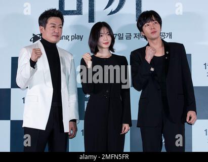 Seoul, South Korea. 25th Jan, 2023. (L to R) South Korean actors Heo Seong-tae, Lee Elijah and Jang Geun-seok attend the photocall for the Coupang Play Movie “Decoy” preview screening in Seoul, South Korea on January 25, 2023. It is scheduled to be released theatrically on January 27, 2023 (Photo by Lee Young-ho/Sipa USA) Credit: Sipa USA/Alamy Live News Stock Photo