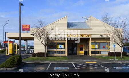 Monroe, WA, USA - January 23, 2023; Wells Fargo rural bank branch with drive thru Stock Photo