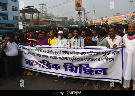 Kolkata, India. 25th Jan, 2023. ISF (Indian Secular Front) party members protesting the arrest of their leader Nawsad Siddique (Furfura Sharif Peerzada/ISF MLA). (Photo by Sudipta Das/Pacific Press) Credit: Pacific Press Media Production Corp./Alamy Live News Stock Photo