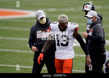 Cleveland Browns Odell Beckham Jr. greets Baker Mayfield before the game  against the Buffalo Bills on Sunday, Nov. 10, 2019 in Cleveland, Ohio, at  FirstEnergy Stadium. (Photo by Phil Masturzo/Akron Beacon Journal/TNS/Sipa