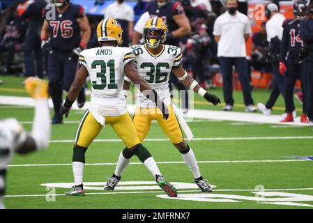 San Francisco 49ers wide receiver Danny Gray (86) runs for a touchdown  against Green Bay Packers safety Vernon Scott (36) and cornerback Kiondre  Thomas (43) during an NFL preseason football game in