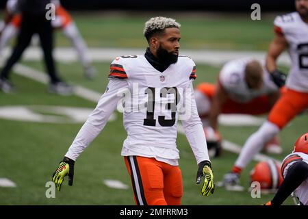 Cleveland Browns Odell Beckham Jr. greets Baker Mayfield before the game  against the Buffalo Bills on Sunday, Nov. 10, 2019 in Cleveland, Ohio, at  FirstEnergy Stadium. (Photo by Phil Masturzo/Akron Beacon Journal/TNS/Sipa