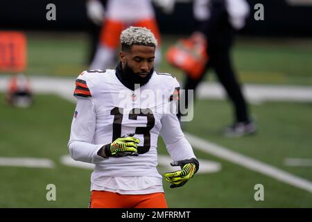 Cleveland Browns Odell Beckham Jr. greets Baker Mayfield before the game  against the Buffalo Bills on Sunday, Nov. 10, 2019 in Cleveland, Ohio, at  FirstEnergy Stadium. (Photo by Phil Masturzo/Akron Beacon Journal/TNS/Sipa