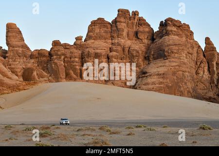 Tourists on a jeep safari in the Ashar Valley, near AlUla, Medina Province, Saudi Arabia, Arabian Peninsula Stock Photo