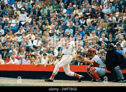 BROOKS ROBINSON COMPLETE 1969 WORLD SERIES GAME WORN BALTIMORE