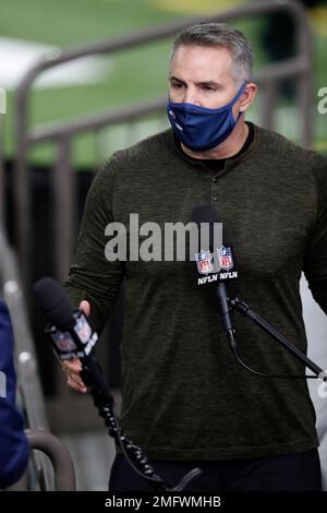 Steve Mariucci appears during a media availability on set at the NFL  Network studios, Wednesday, Sept. 9, 2015, in Culver City, California. (AP  Photo/Danny Moloshok Stock Photo - Alamy