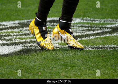 A detailed view of the Nike cleats worn by Cleveland Browns wide