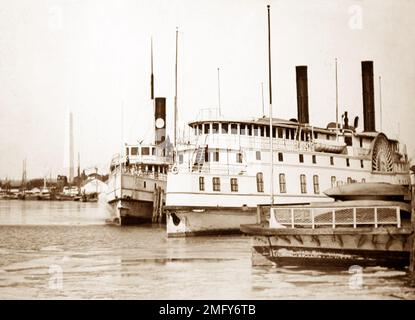 Steam river boats, Potomac River, Washington DC, USA, Victorian period Stock Photo