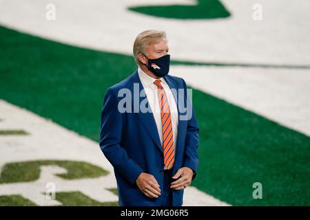 New York Jets team president Hymie Elhai during the first half of an NFL  football game, Sunday, Oct. 23, 2022, in Denver. (AP Photo/David Zalubowski  Stock Photo - Alamy