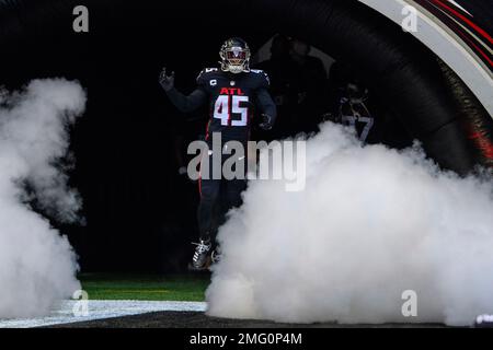 New Orleans, United States. 07th Nov, 2021. Atlanta Falcons linebacker  Deion Jones (45) flushes New Orleans Saints quarterback Trevor Siemian (15)  out of the pocket at the Caesars Superdome in New Orleans