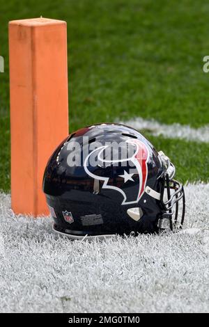 Houston, TX, USA. 3rd Nov, 2022. A red alternate Houston Texans helmet sits  on the sideline during a game between the Philadelphia Eagles and the Houston  Texans in Houston, TX. Trask Smith/CSM/Alamy