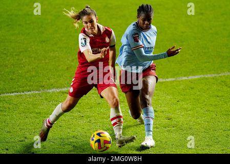 Manchester City's Khadija Shaw battles with Bristol City’s Vicky Bruce during the FA Women's Continental League Cup quarter-final match at Ashton Gate, Bristol. Picture date: Wednesday January 25, 2023. Stock Photo
