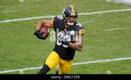 Pittsburgh Steelers running back James Conner (30) carries the ball during  the second half of an