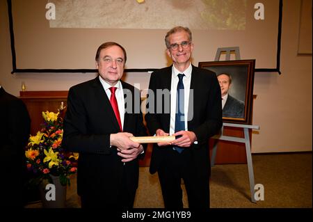 Festakt anlässlich des Leitungswechsels im Senckenberg Forschungsinstitut Görlitz, der scheidende Institutsleiter Prof. Dr. Willi Xylander und sein Na Stock Photo