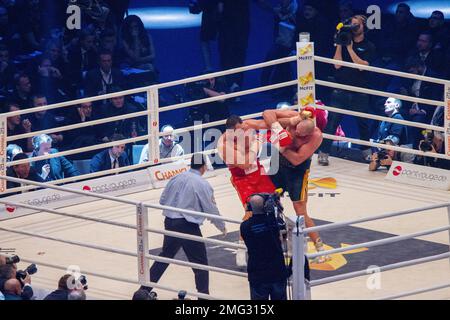 28-11-2015 Dusseldorf Germany. Both boxers misses in fight Klitscho Tysob Fury - Klitschko Stock Photo