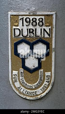 1988 Dublin decorated embossed and painted lamppost, city centre, Eire, Ireland - sponsored by Sun Alliance Ireland Stock Photo