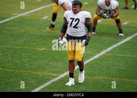 Pittsburgh Steelers offensive tackle Zach Banner (72) on the field prior to  an NFL football game against the Minnesota Vikings, Thursday, Dec. 9, 2021  in Minneapolis. Minnesota won 36-28. (AP Photo/Stacy Bengs