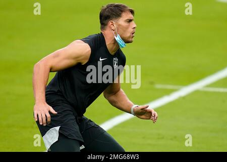 Raiders linebacker Tanner Muse (55) runs through drills during NFL