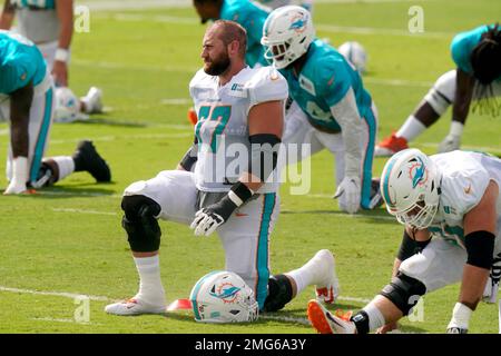 Green Bay, WI, USA. 11th Nov, 2018. Green Bay Packers defensive end Mike  Daniels #76 reacts toward Miami Dolphins offensive guard Jesse Davis #77  during the NFL Football game between the Miami