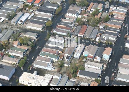 Aftermath - Flooding - Miscellaneous - 26-HK-36-195. aerial view of flooding in commercial or residential area. Hurricane Katrina Stock Photo