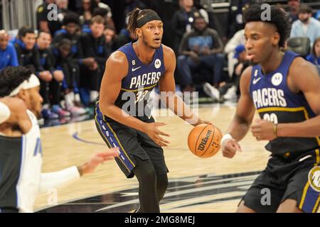 Orlando, Florida, USA, January 25, 2023, Indiana Pacers center Myles Turner #33 looks to make a pass in the first half at the Amway Center.  (Photo Credit:  Marty Jean-Louis) Credit: Marty Jean-Louis/Alamy Live News Stock Photo