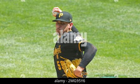 Pittsburgh Pirates Pitcher Joe Musgrove Makes Point To Wear A Mask As Often  As Possible - CBS Pittsburgh