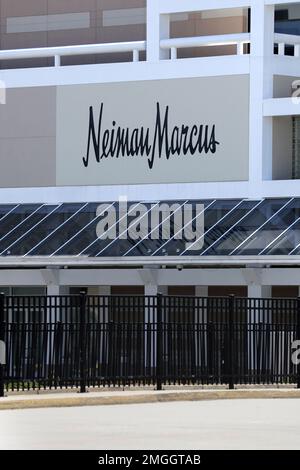 Neiman marcus discount gardens mall