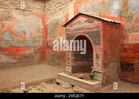 Haus des kleinen Brunnen, Pompeji, antike Stadt in Kampanien am Golf von Neapel, beim Ausbruch des Vesuvs im Jahr 79 n. Chr. verschüttet, Italien Stock Photo
