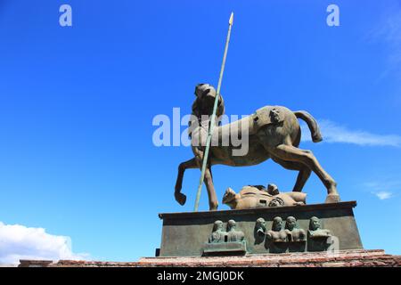 Statue von Centaur auf dem Gebiet des Forum, Kentaur, Mischwesen der griechischen Mythologie aus Pferd und Mensch, Pompeji, antike Stadt in Kampanien Stock Photo