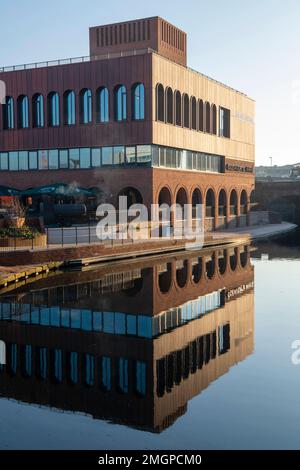 New Building at The Island Quarter, Canal Turn Nottingham City ...