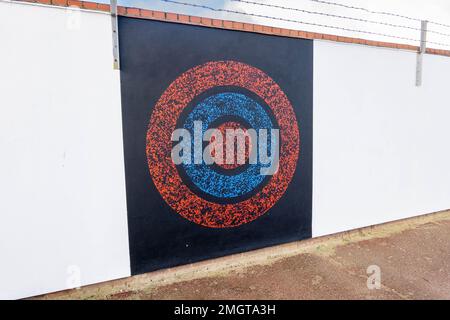 Painted optical illusion wall art on Great Yarmouth seafront promenade Stock Photo