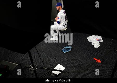 Kris Bryant of the Chicago Cubs poses for a photo with family during  Fotografía de noticias - Getty Images